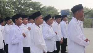 santri yang berkarakter kuat dan rendah hati